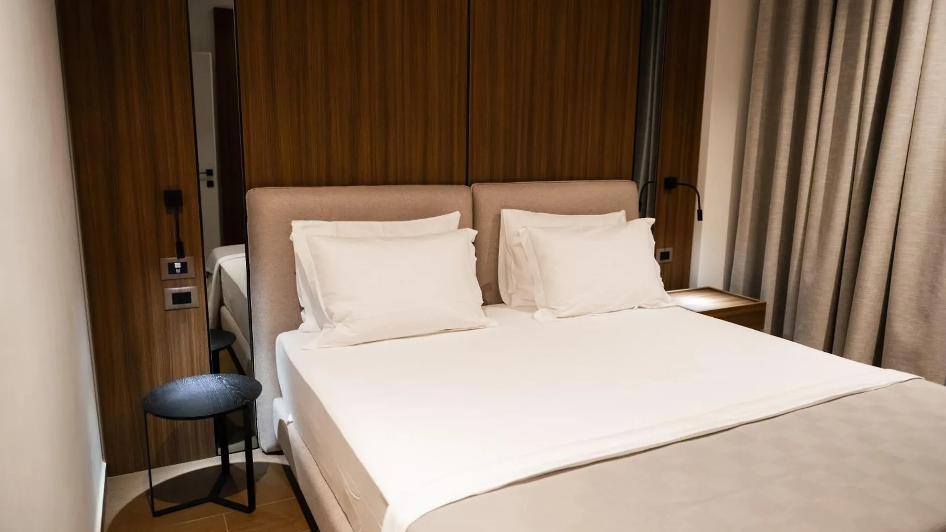 ****  Hotel Jost Caravel à Radhimë Albanie