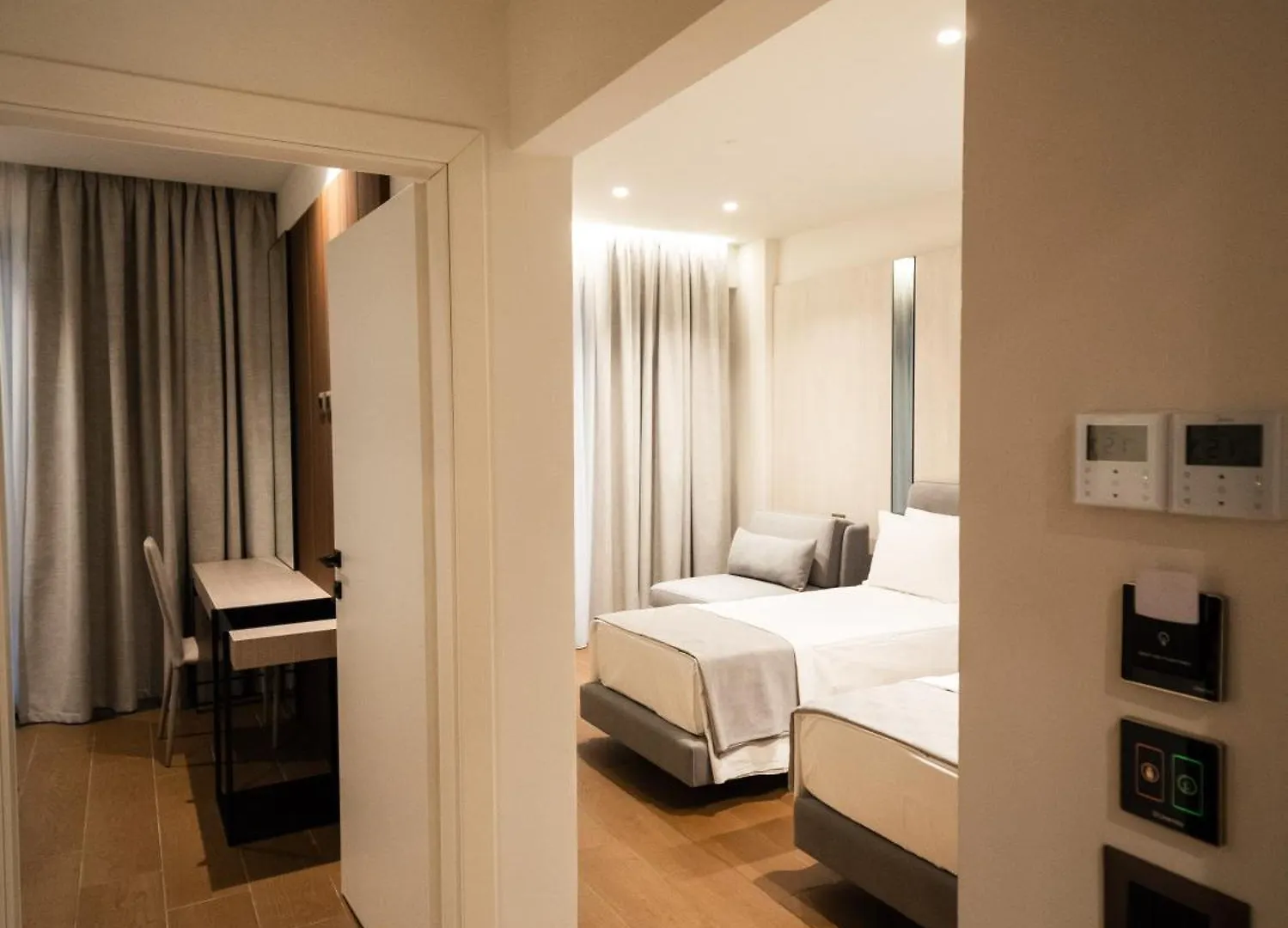 Jost Caravel Otel Radhimë Arnavutluk