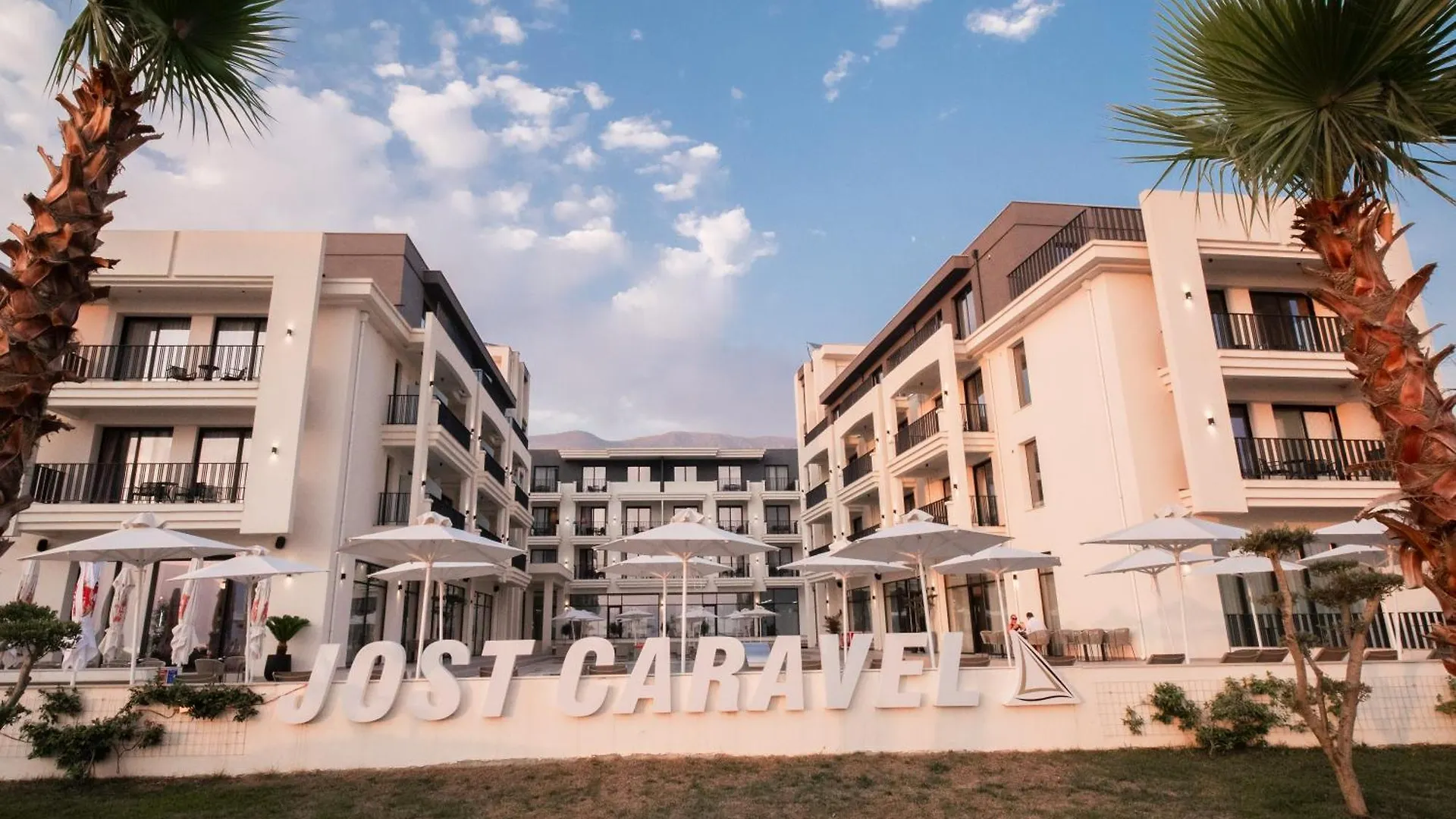 Jost Caravel Otel Radhimë Arnavutluk